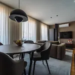 Lux Housing Seculo Xxi ホームステイ *