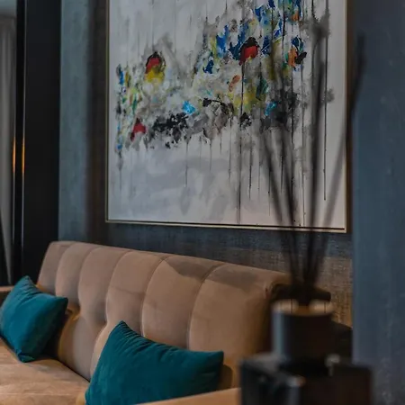 Lux Housing Seculo Xxi منزل للإقامة *