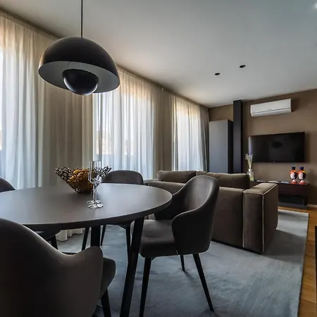 Lux Housing Seculo Xxi منزل للإقامة *