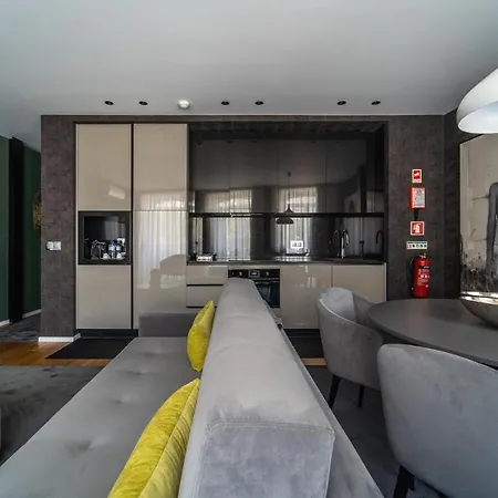 Lux Housing Seculo Xxi منزل للإقامة *