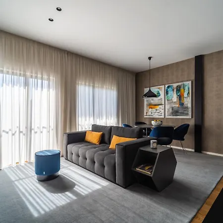 Lux Housing Seculo Xxi منزل للإقامة *